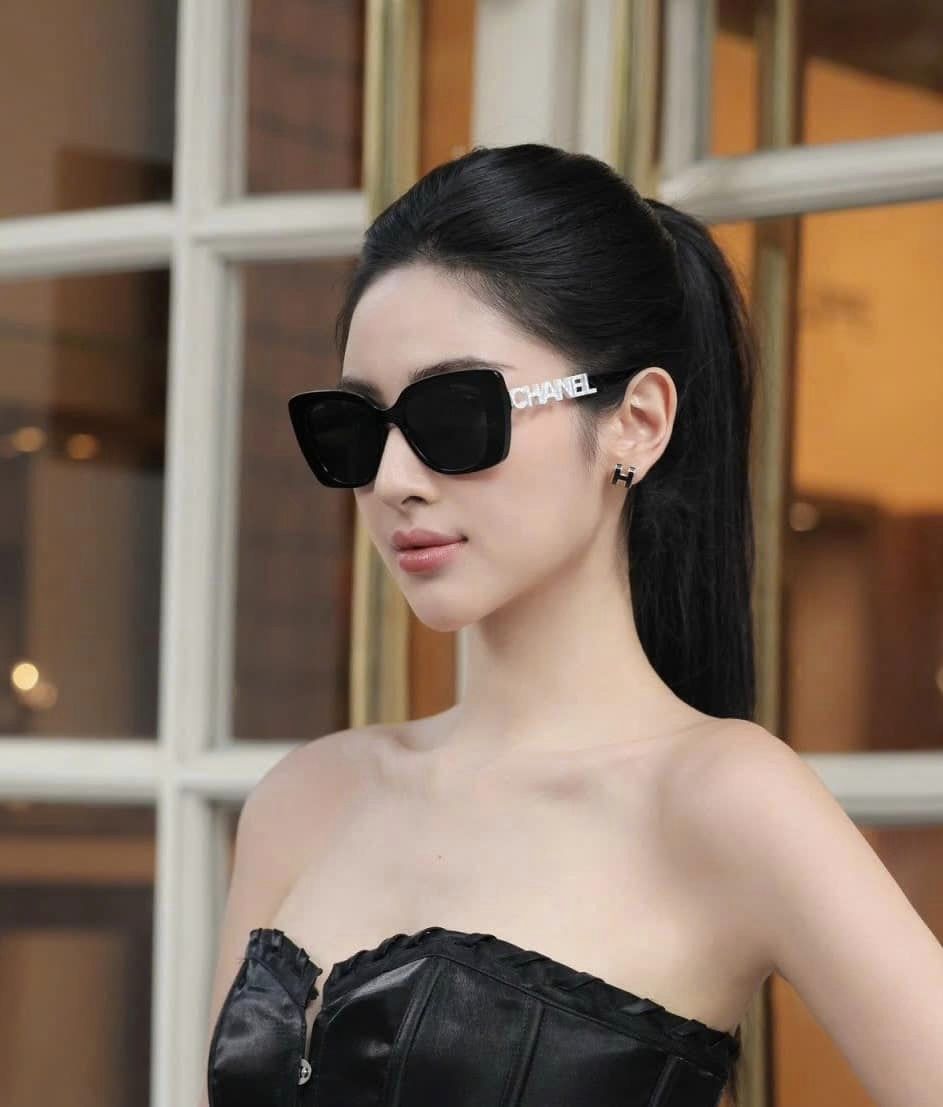 wearing CHANEL CH5422B 1026S4 SQUARE SUNGLASSES