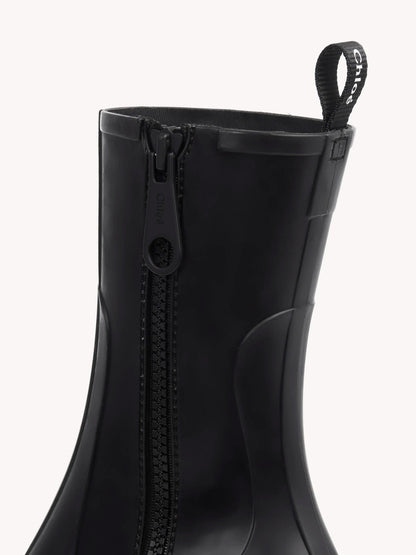 giày CHLOE BETTY RAIN BOOT BLACK CHC22A239Z2001 authentic tại blankroom hà nội, việt nam