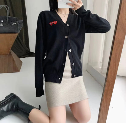 áo len COMME DES GARCONS (CDG PLAY) AZ-N058-051-1DOUBLE HEART CARDIGAN BLACK authentic tại blank room hà nội, việt nam