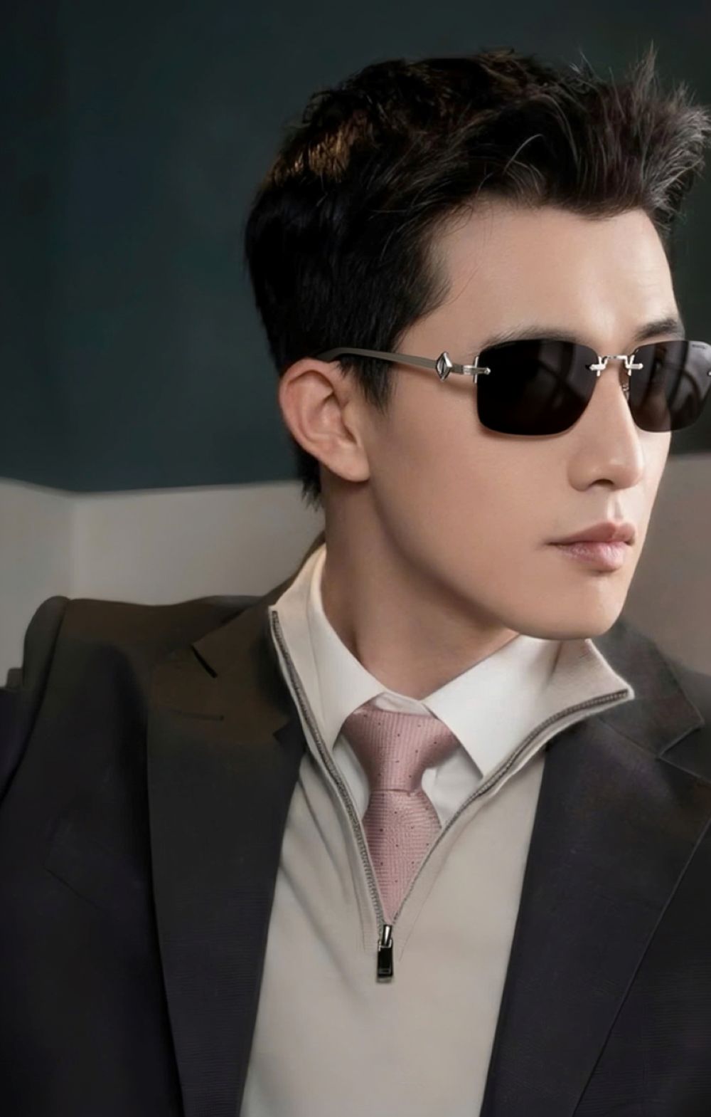 Man wearing Dior CD Diamond S11F F0A0 Square Silver Sunglasses and a suit with a neutral background