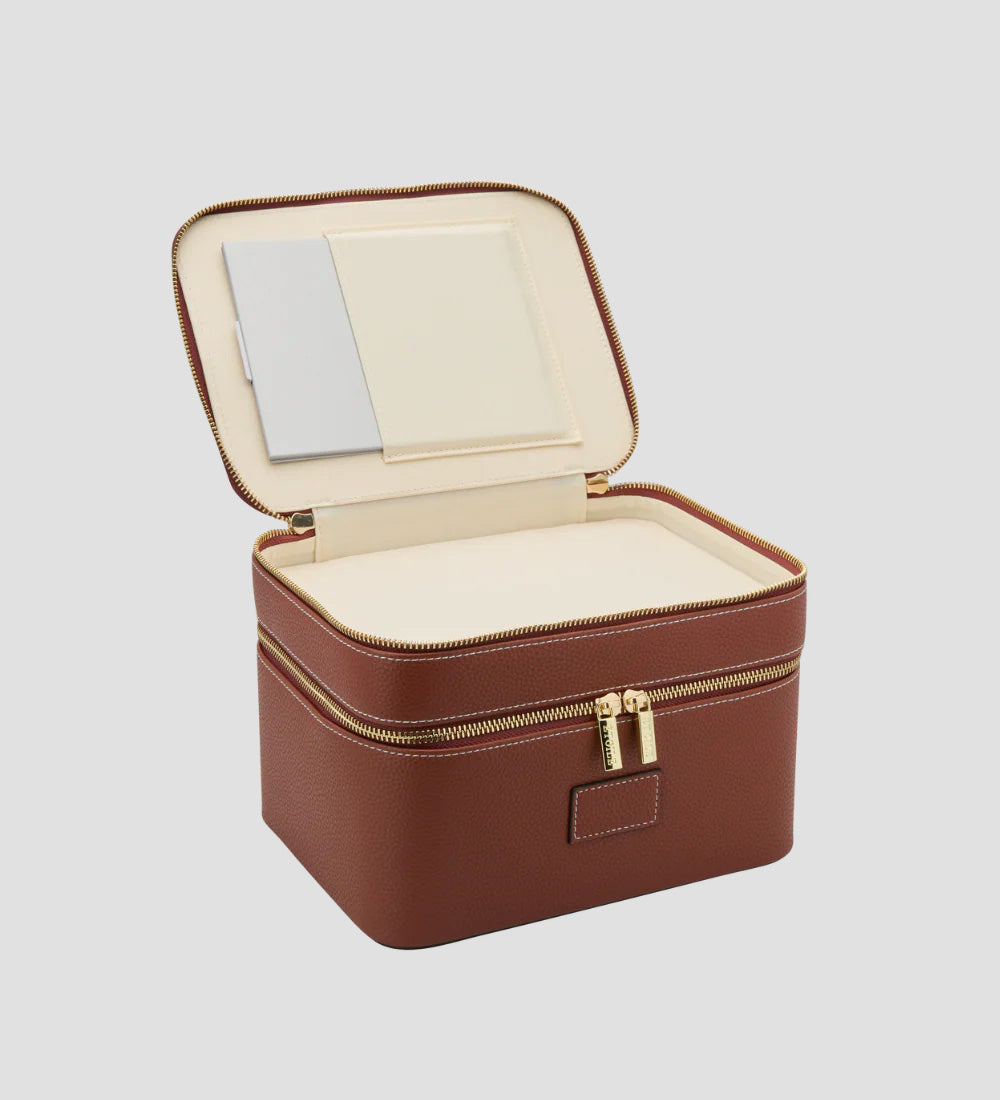 Etoile Duo Vanity Case Ginger Brown with open lid on a light gray background