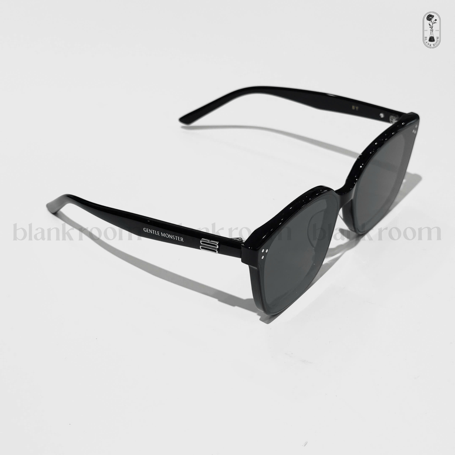 GENTLE MONSTER BY 01