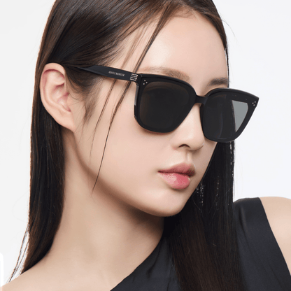 chi tiết bên càng kính 