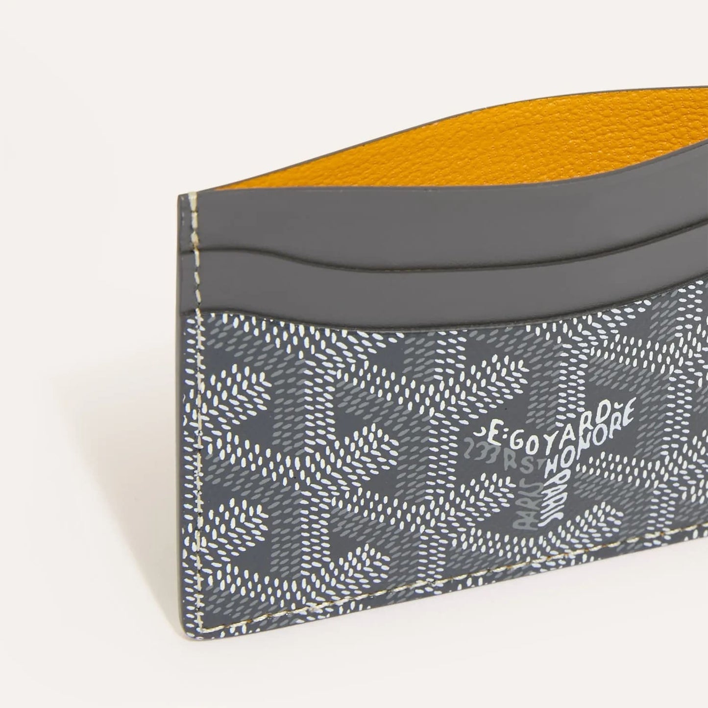 chi tiết cận chất liệu Goyard Saint-Sulpice Card Wallet Grey STSULPPMLTY51CL51X