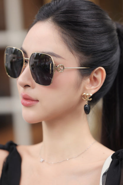 nữ đeo kính GUCCI GG1207SA 002 BLONDIE BLACK GOLD SUNGLASSES