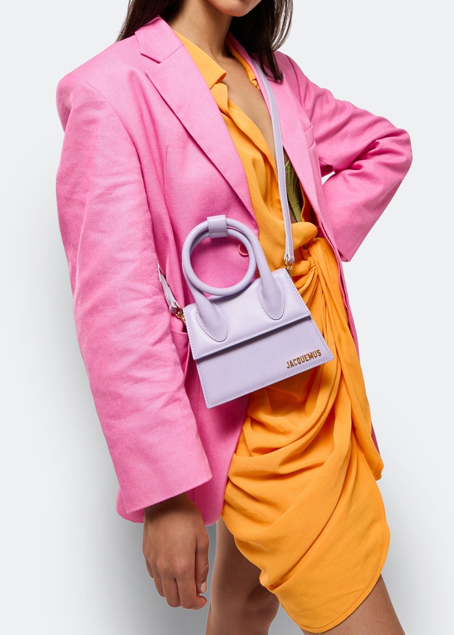 nữ đeo túi JACQUEMUS LE CHIQUITO NOEUD LILAC 213BA005-3065-640