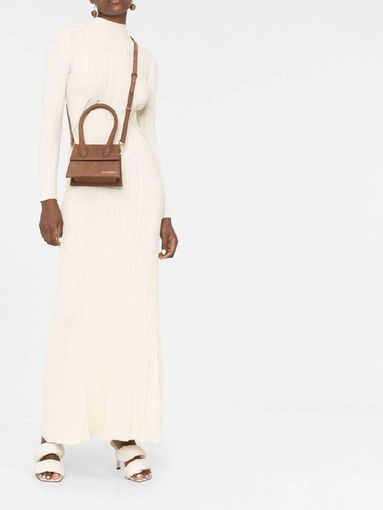 nữ đeo túi JACQUEMUS LE CHIQUITO SUEDE BROWN 213BA002-3066-850