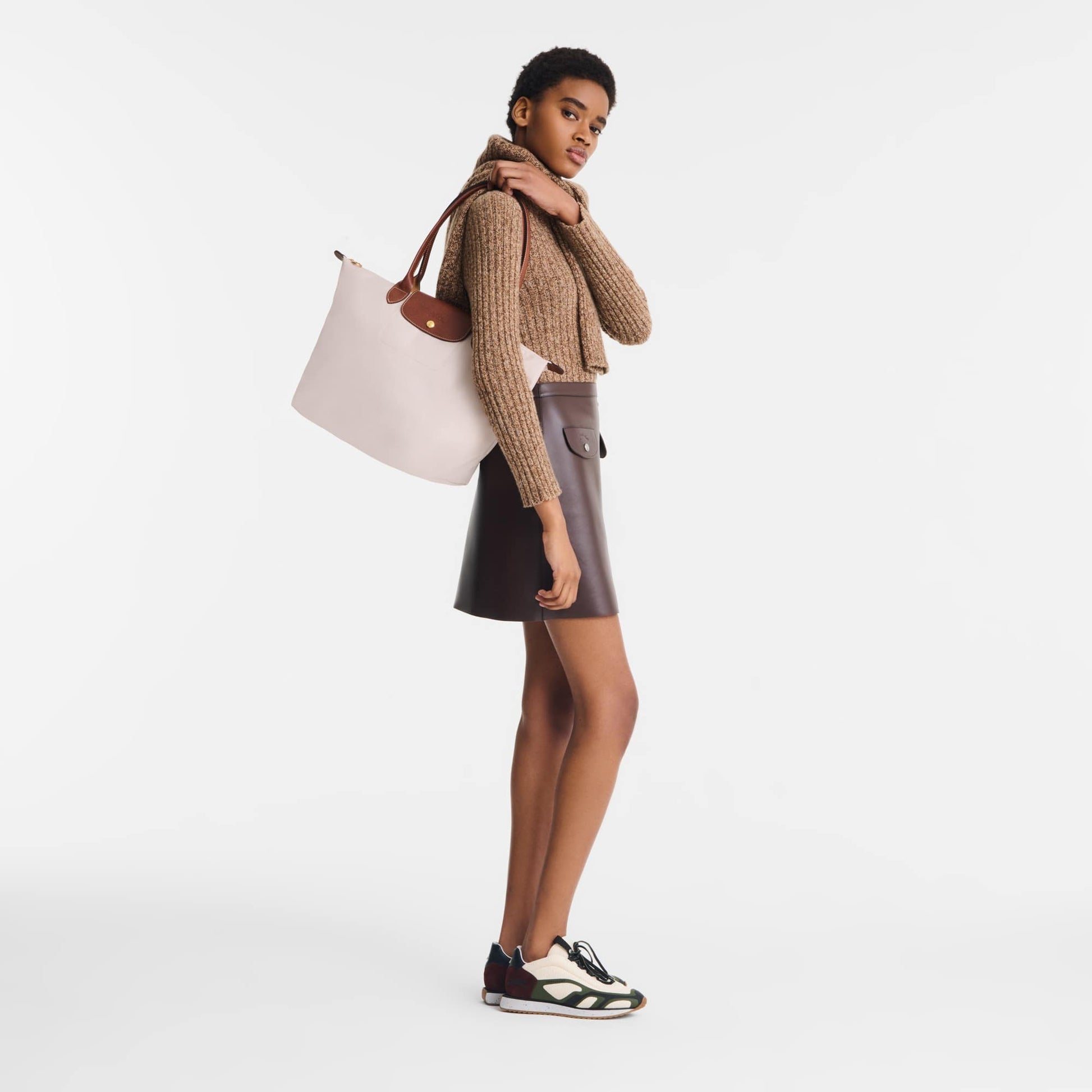 wearing Le Pliage Original L Tote Bag Paper l1899089p71