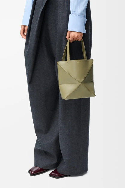 nữ mang túi Loewe Mini Puzzle Fold Tote in Shiny Calfskin – Eucalyptus Green a657v25x01-4787