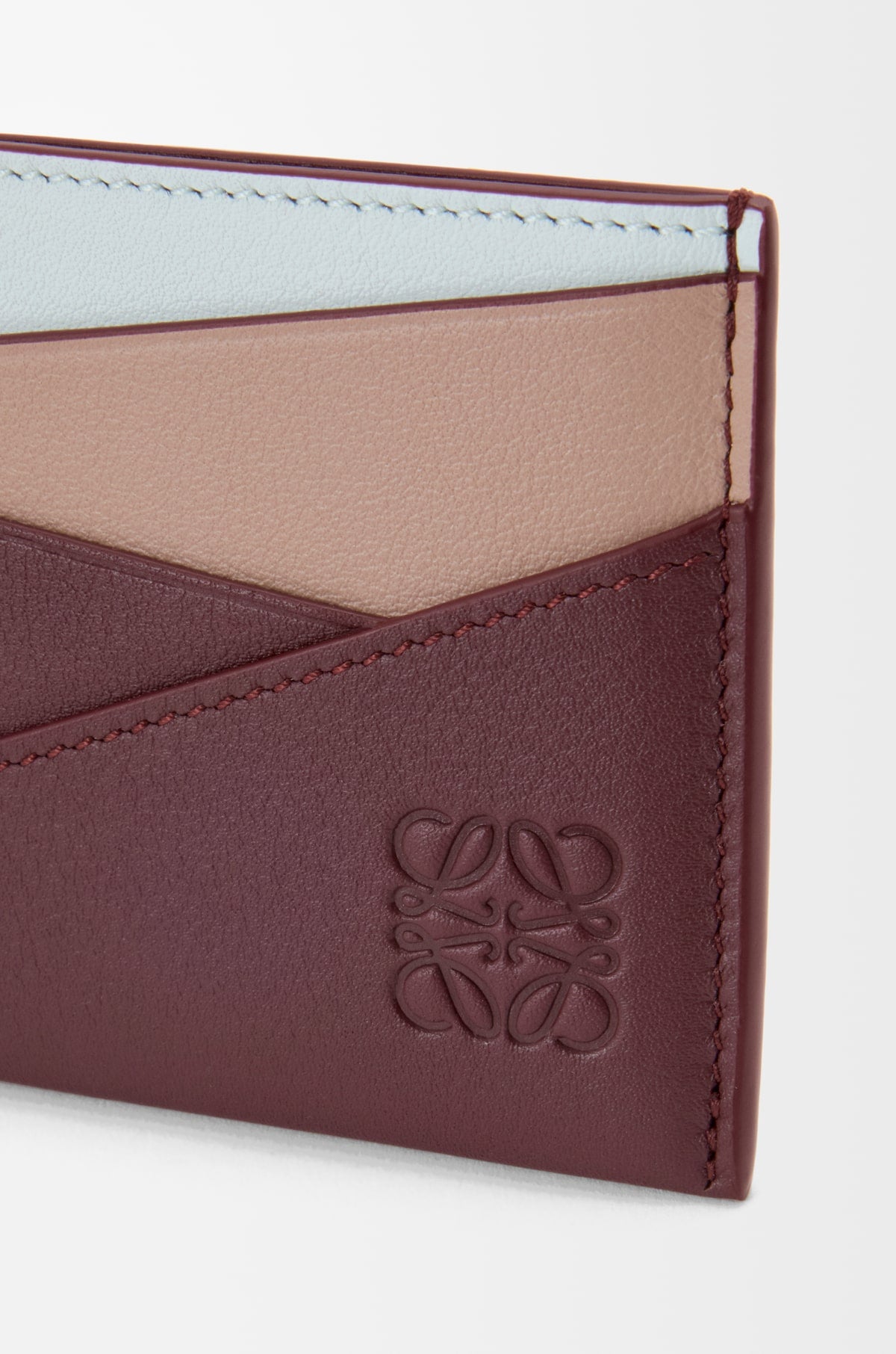 chi tiết cận chất liệu card holder