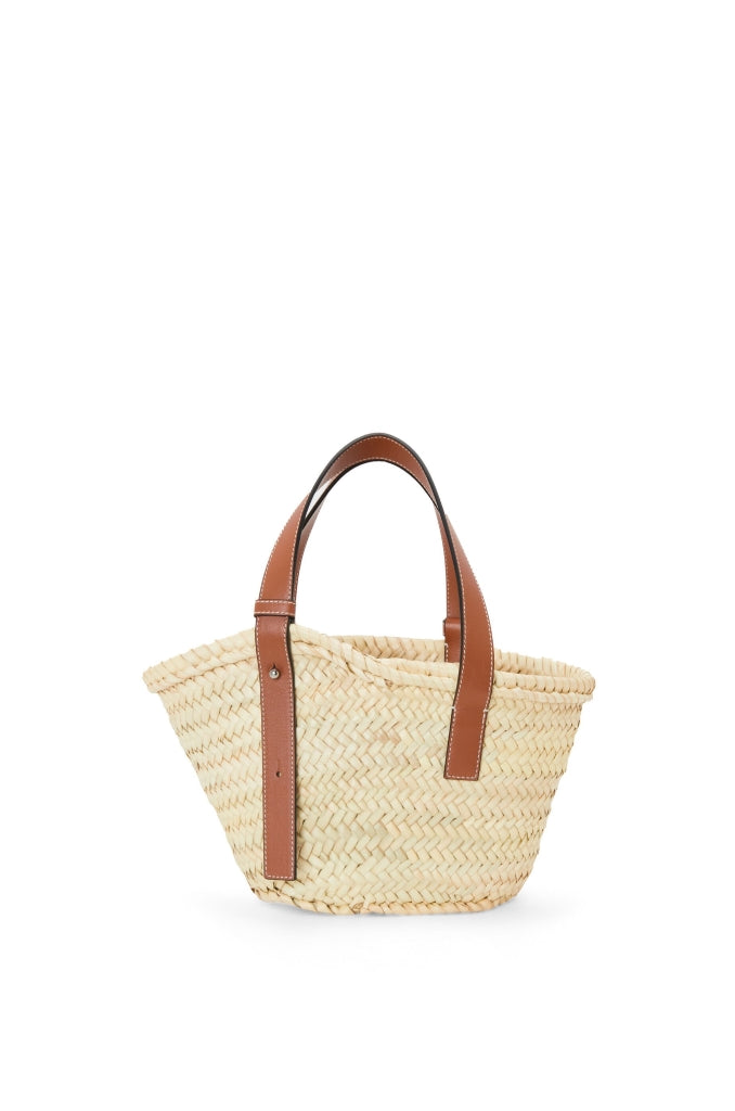 mặt sau túi LOEWE SMALL BASKET BAG IN NATURAL/TAN PALM LEAF AND CALFSKIN 327.02.S93 Authentic tại BlankRoom