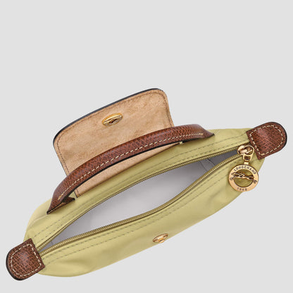 mặt bên trong túi