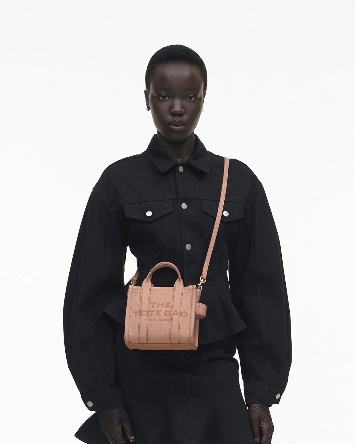 wearing Marc Jacobs The Leather Crossbody Tote Bag Rose H009L01SP21_624