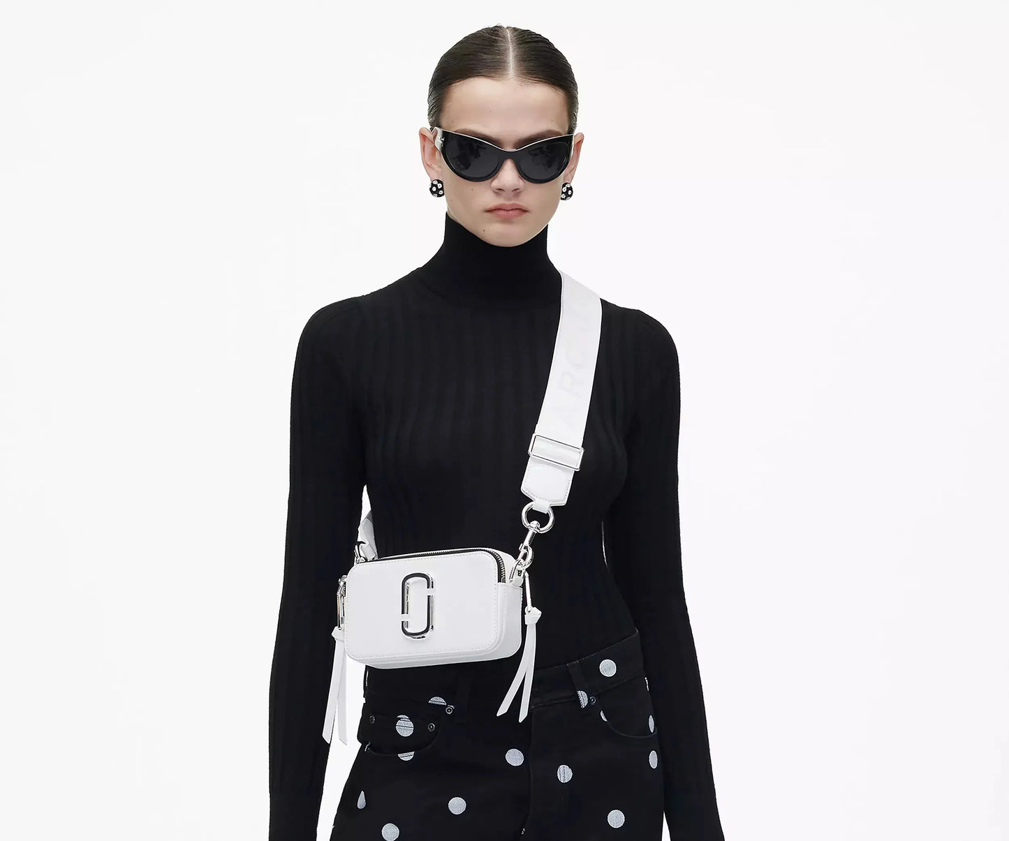 mẫu đeo túi MARC JACOBS THE SNAPSHOT DTM WHITE M0014867-100