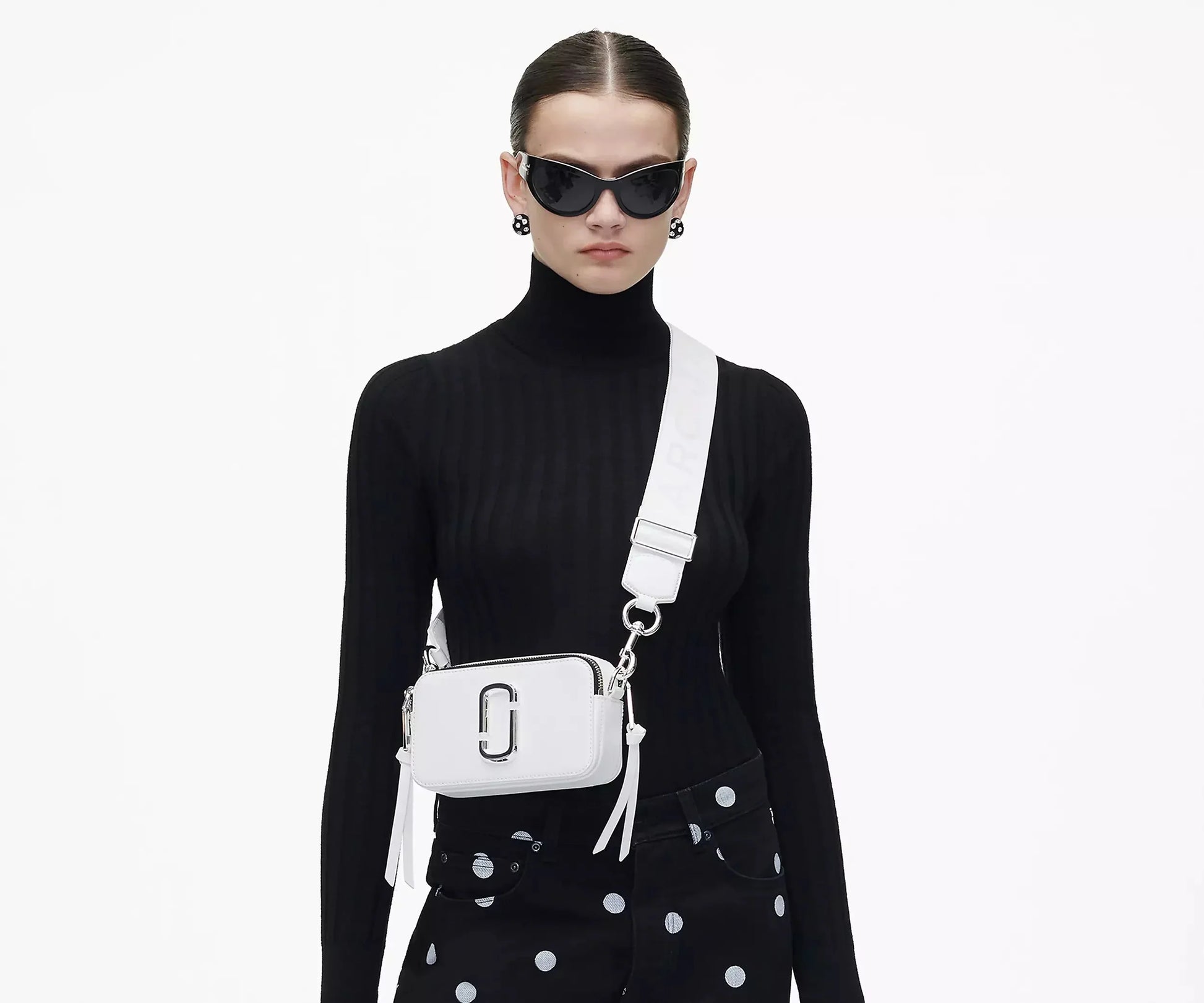 mẫu đeo túi MARC JACOBS THE SNAPSHOT DTM WHITE M0014867-100