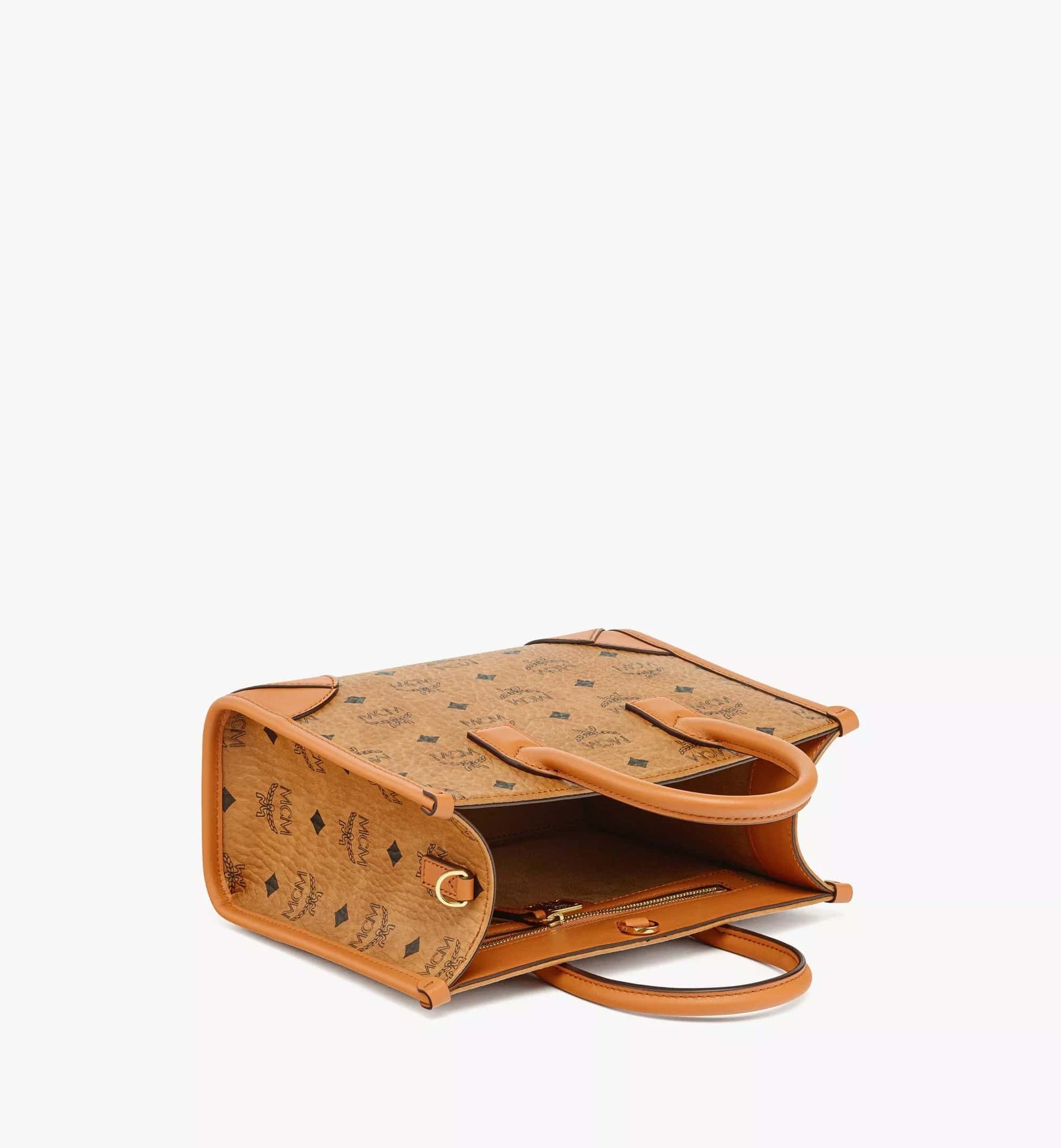 mặt bên trong túi