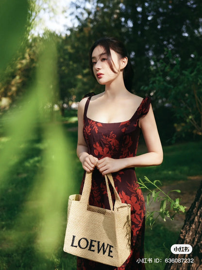 mẫu mang túi MEDIUM LOEWE FRONT TOTE IN NATURAL RAFFIA A685B61X05