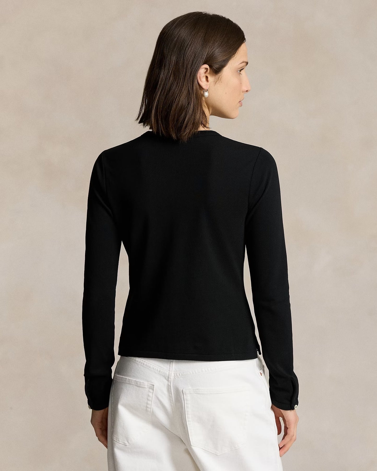 mặt đằng sau lưng áo