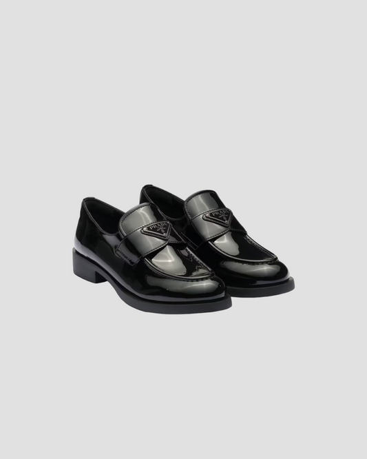 PRADA PATENT LEATHER LOAFERS IN BLACK 1D329N_069_F0002_F_025
