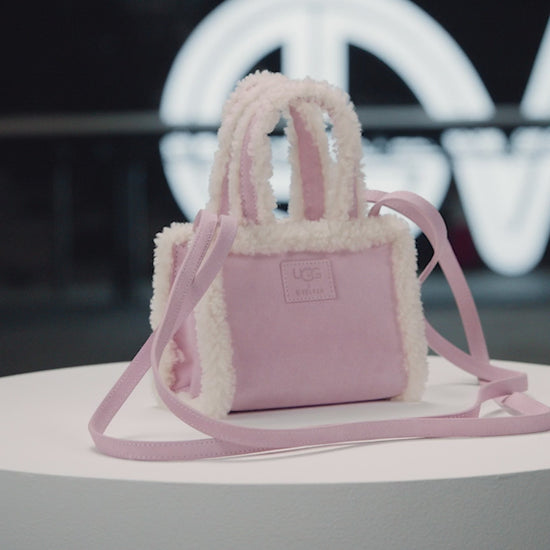 video UGG x TELFAR SMALL SHOPPER PINK