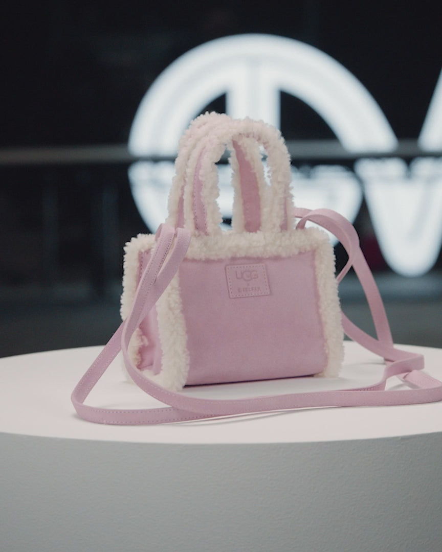 video UGG x TELFAR SMALL SHOPPER PINK