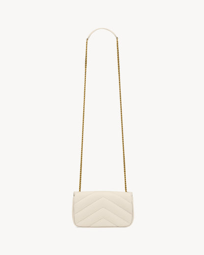 mặt đằng sau lưng túi