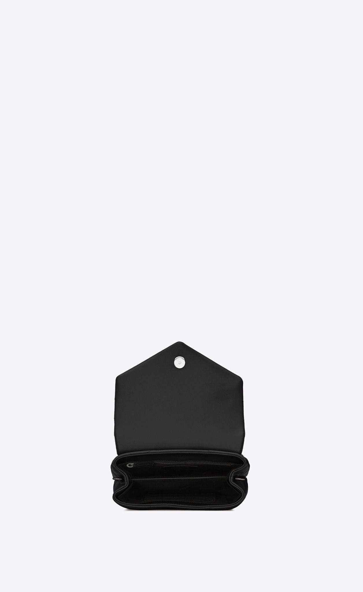 mặt bên trong túi