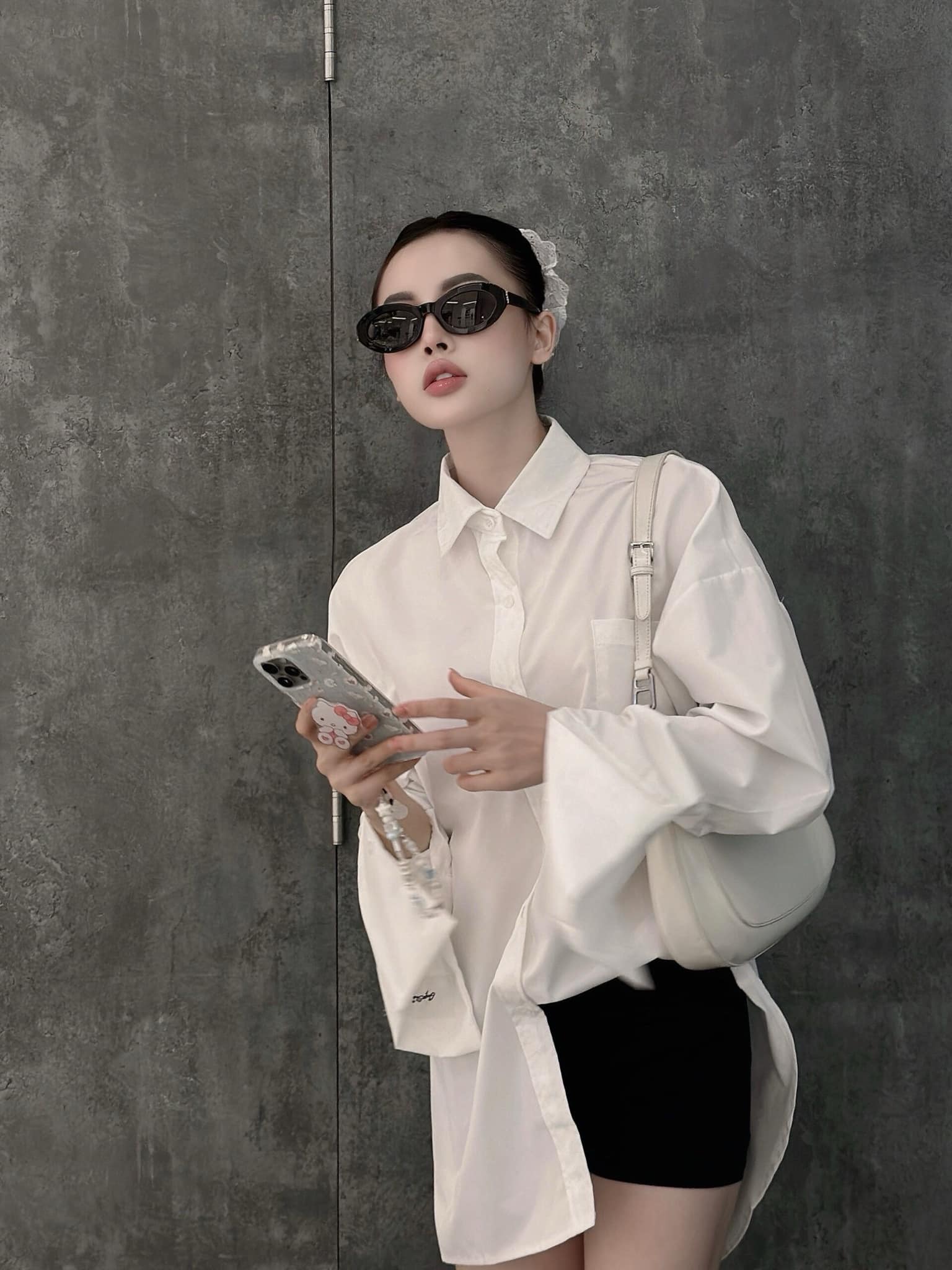 nữ đeo kính SAINT LAURENT SL M136 001 SUNGLASSES 780255Y99561000