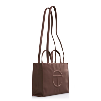 tổng thể túi TELFAR MEDIUM SHOPPING BAG CHOCOLATE