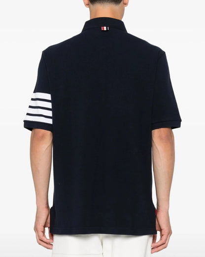 mặt đằng sau lưng áo