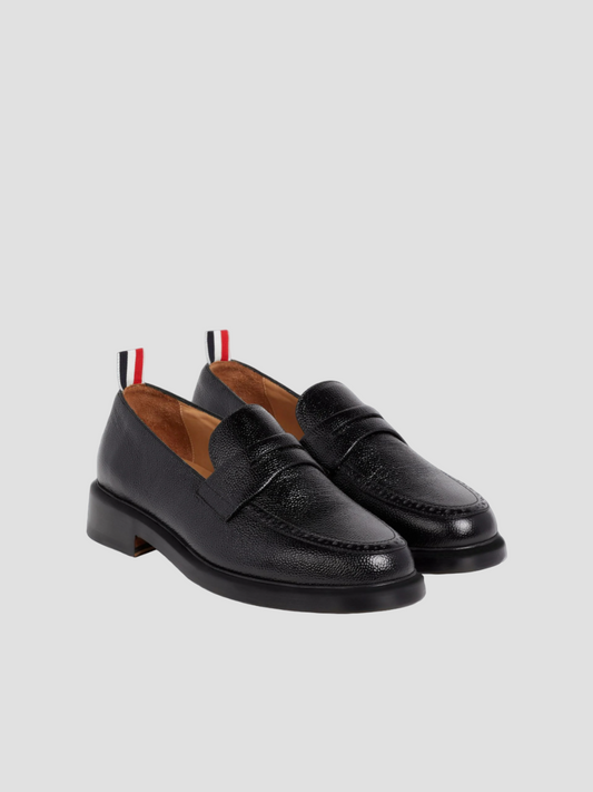 THOM BROWNE BLACK PEBBLE GRAIN RUBBER SOLE PENNY LOAFER MFD054G00198001