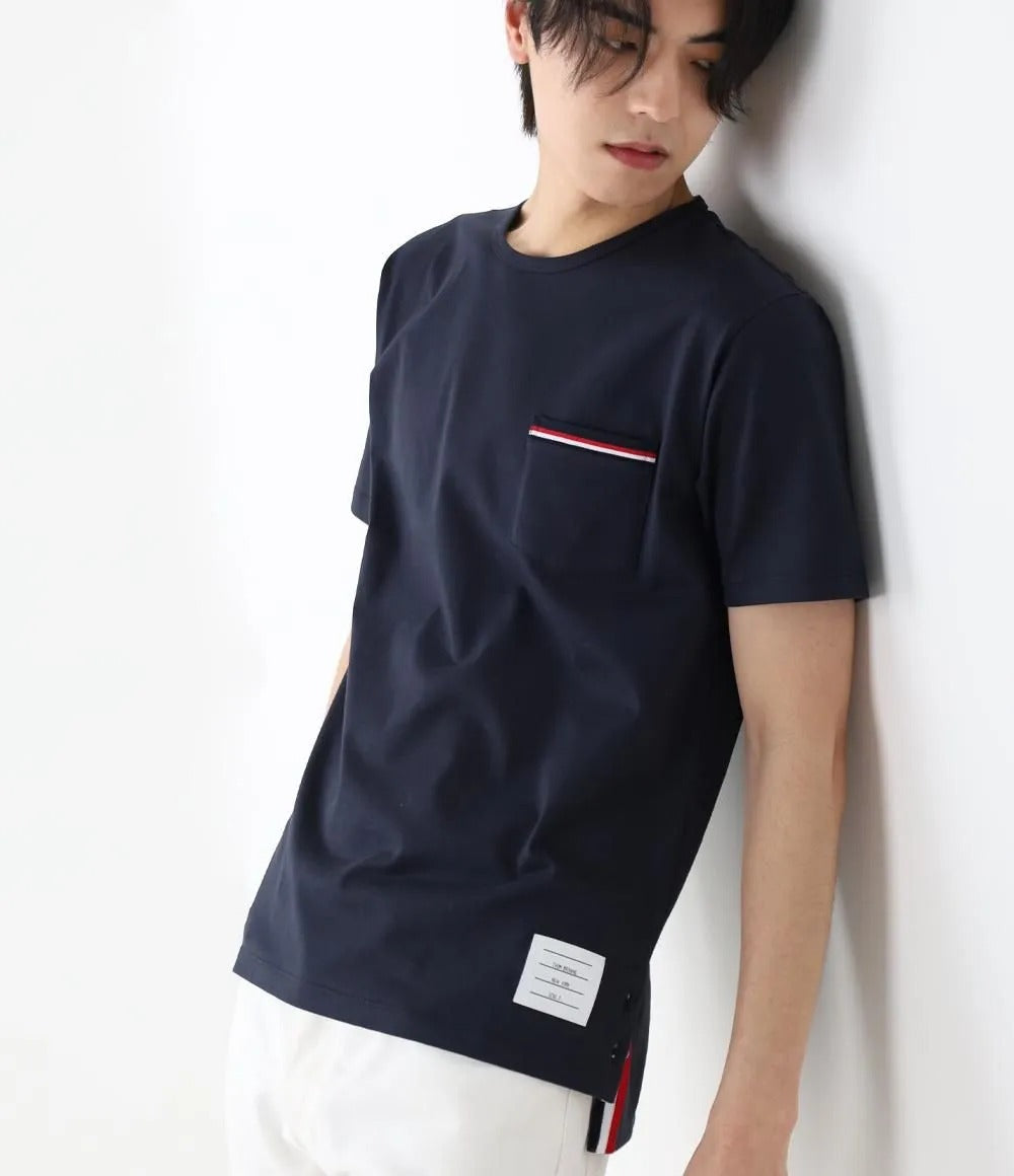 nam mang áo THOM BROWNE NAVY JERSEY POCKET TEE MJS010A-01454-415