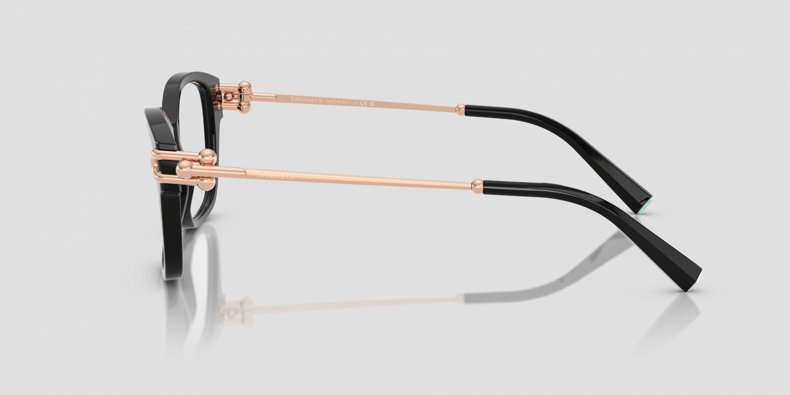 mặt ngang bên hông kính