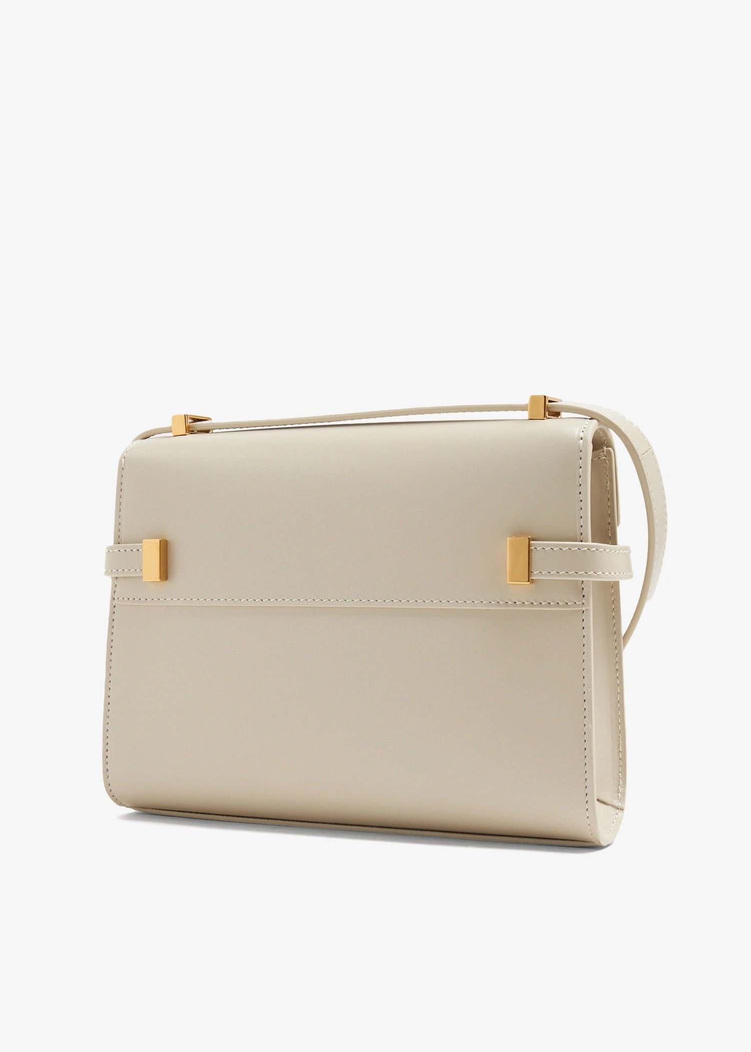 mặt đằng sau lưng túi